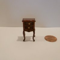 1/2" Scale End Table w/drawers NWN